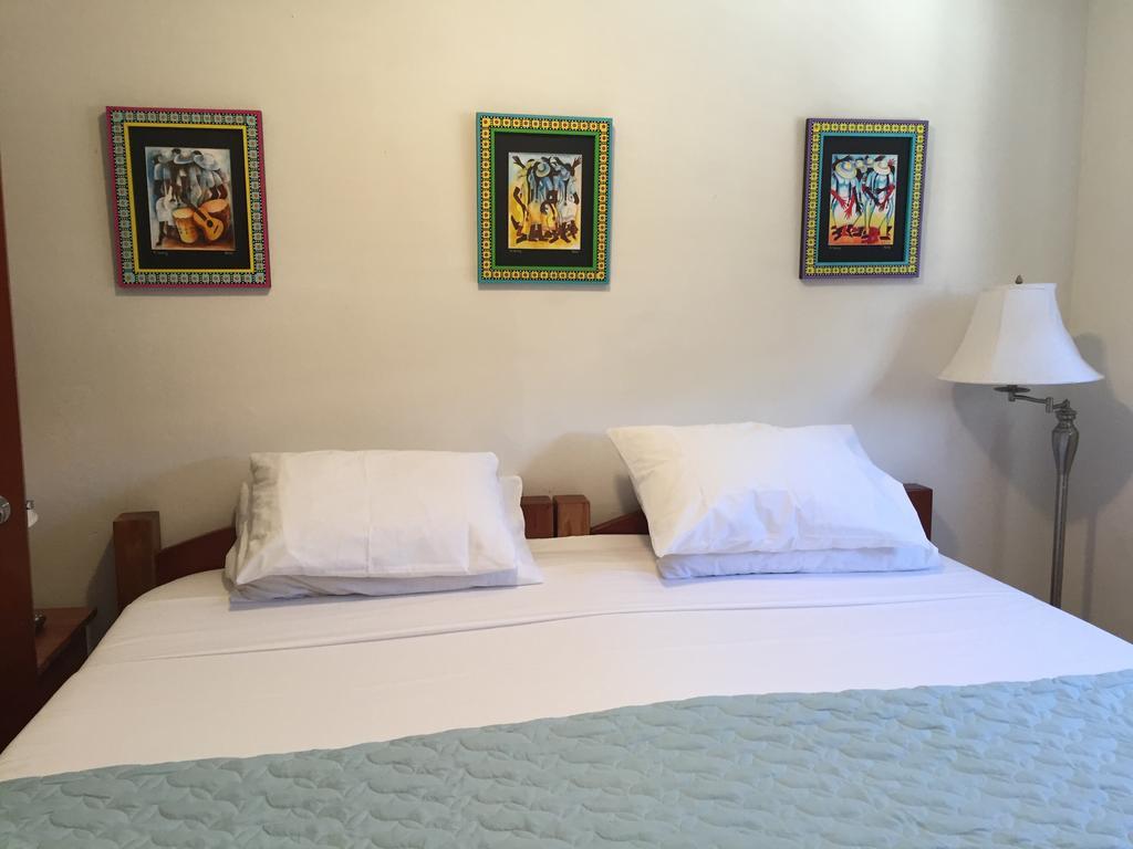 Seaside Villas Caye Caulker Esterno foto